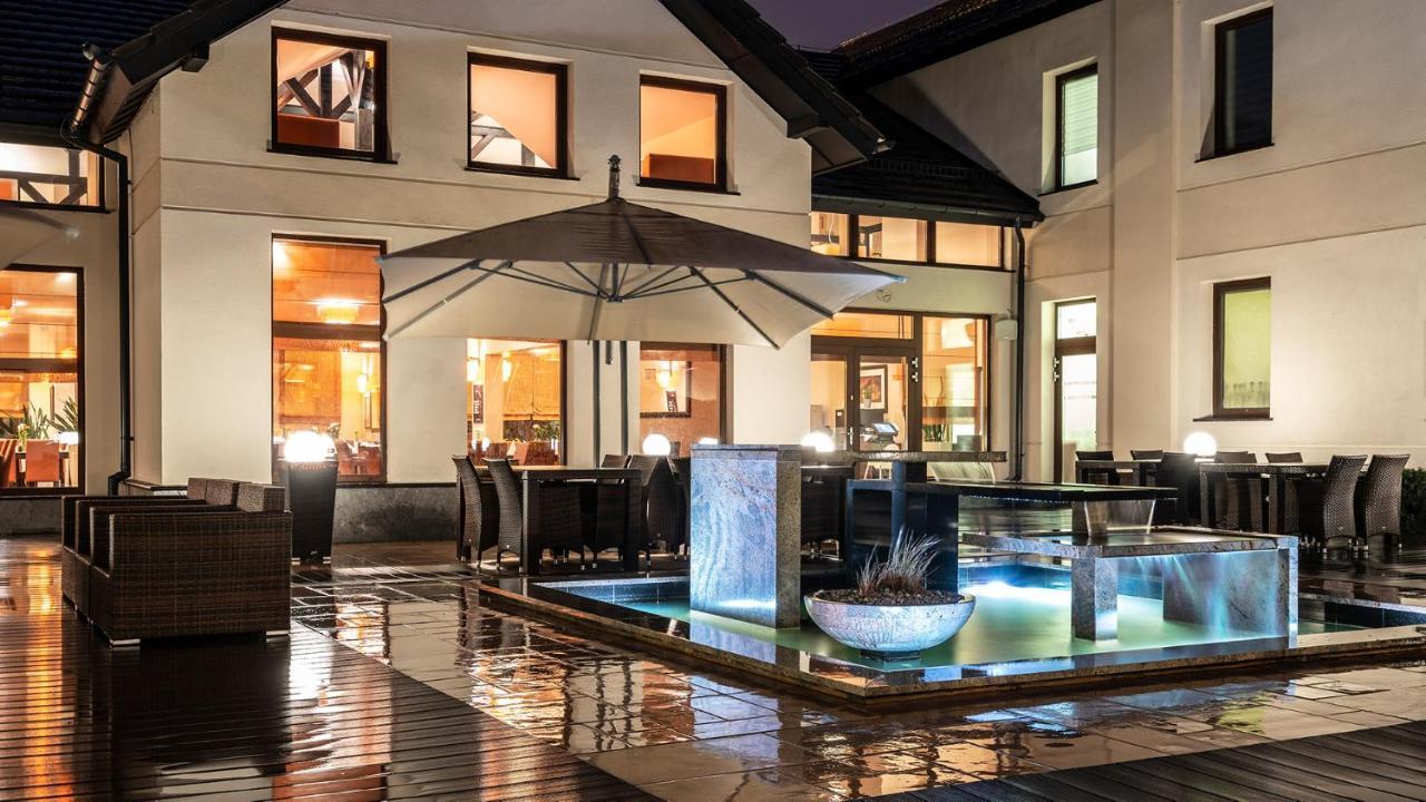 Hotel Amazonka Conference And Spa Ciechocinek Exteriör bild