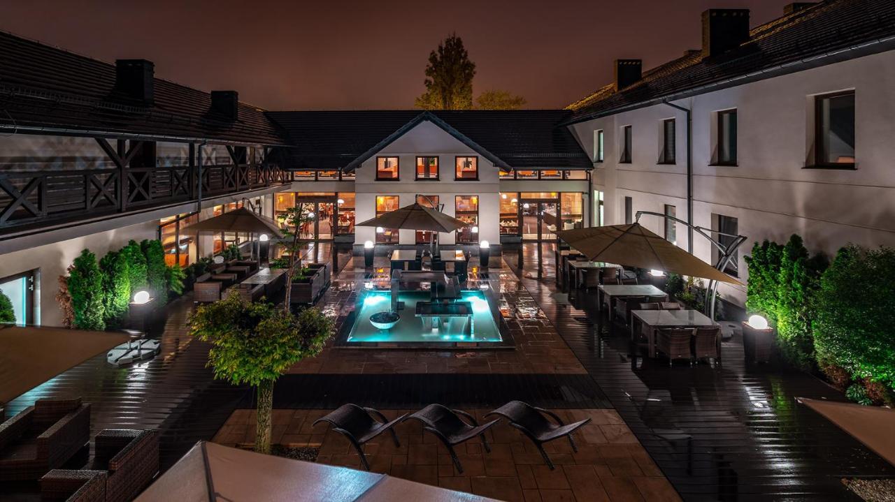 Hotel Amazonka Conference And Spa Ciechocinek Exteriör bild