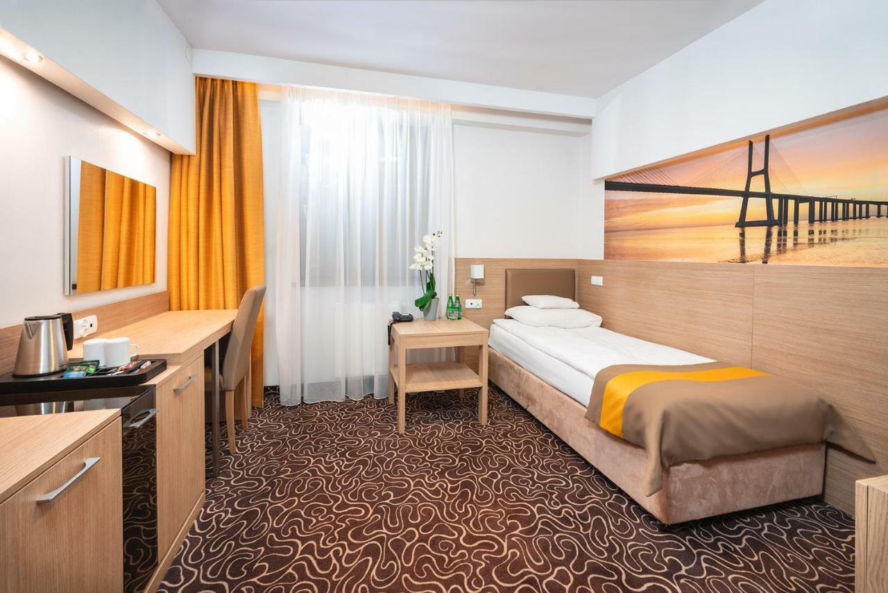 Hotel Amazonka Conference And Spa Ciechocinek Exteriör bild