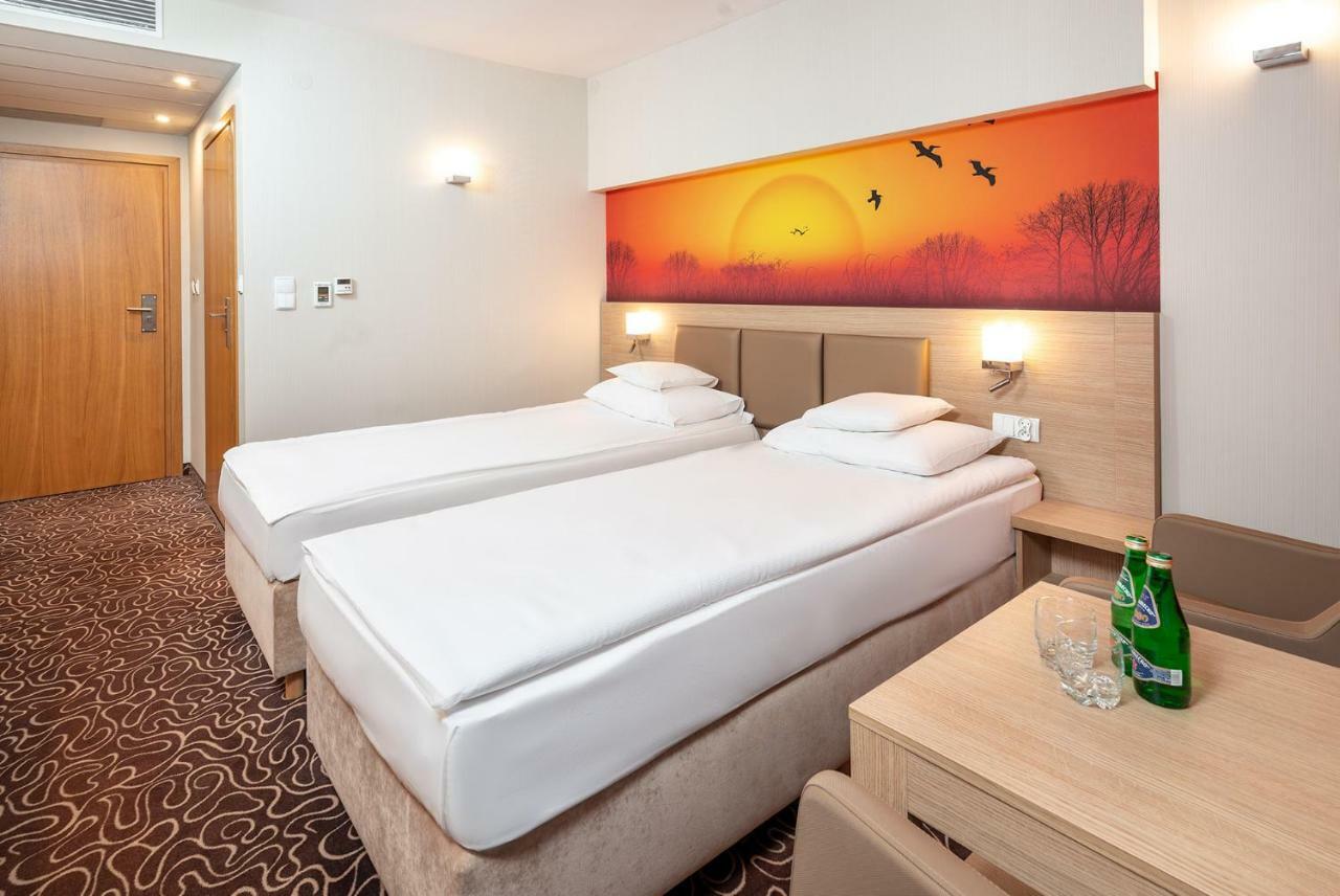 Hotel Amazonka Conference And Spa Ciechocinek Exteriör bild
