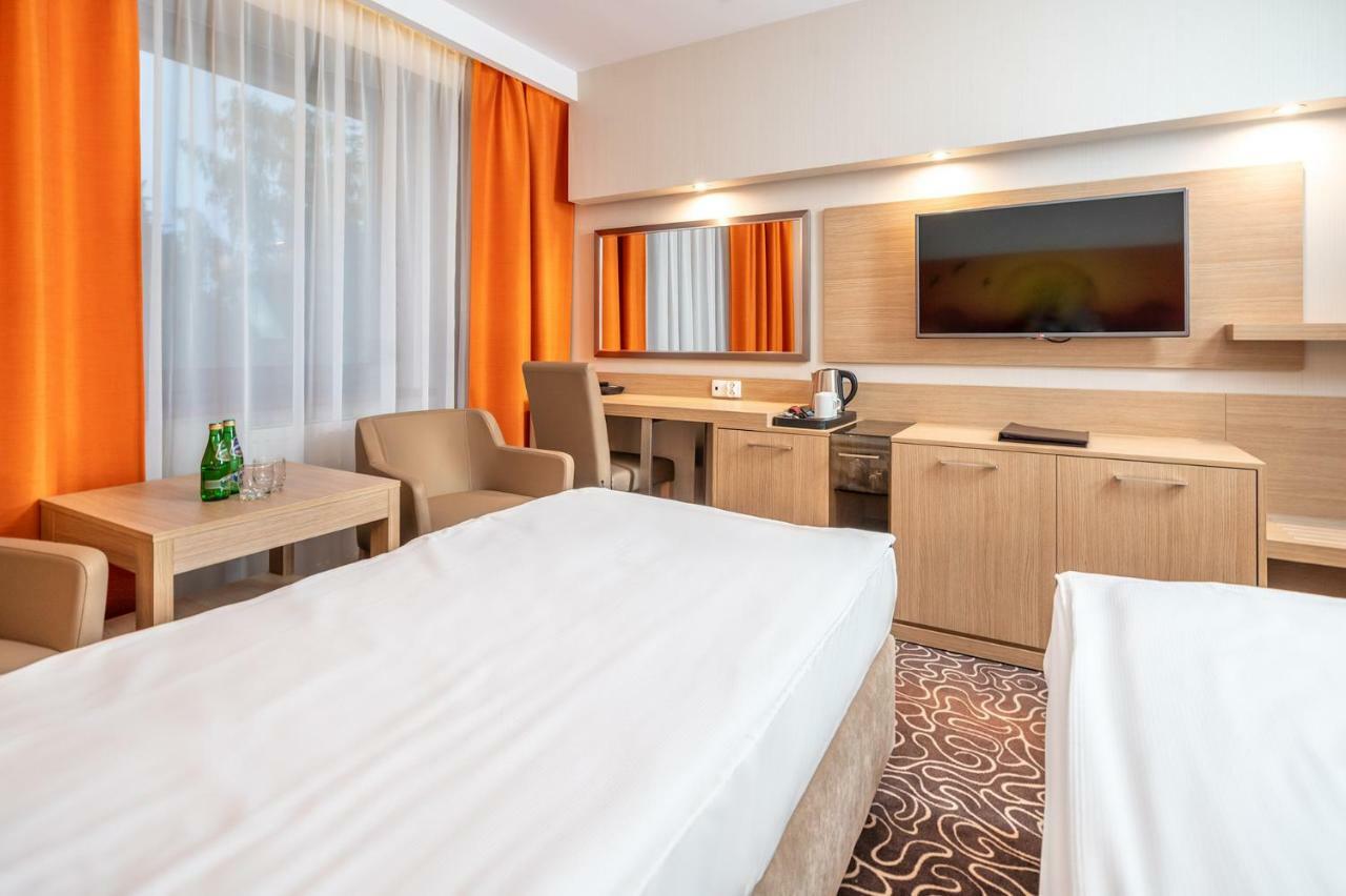 Hotel Amazonka Conference And Spa Ciechocinek Exteriör bild